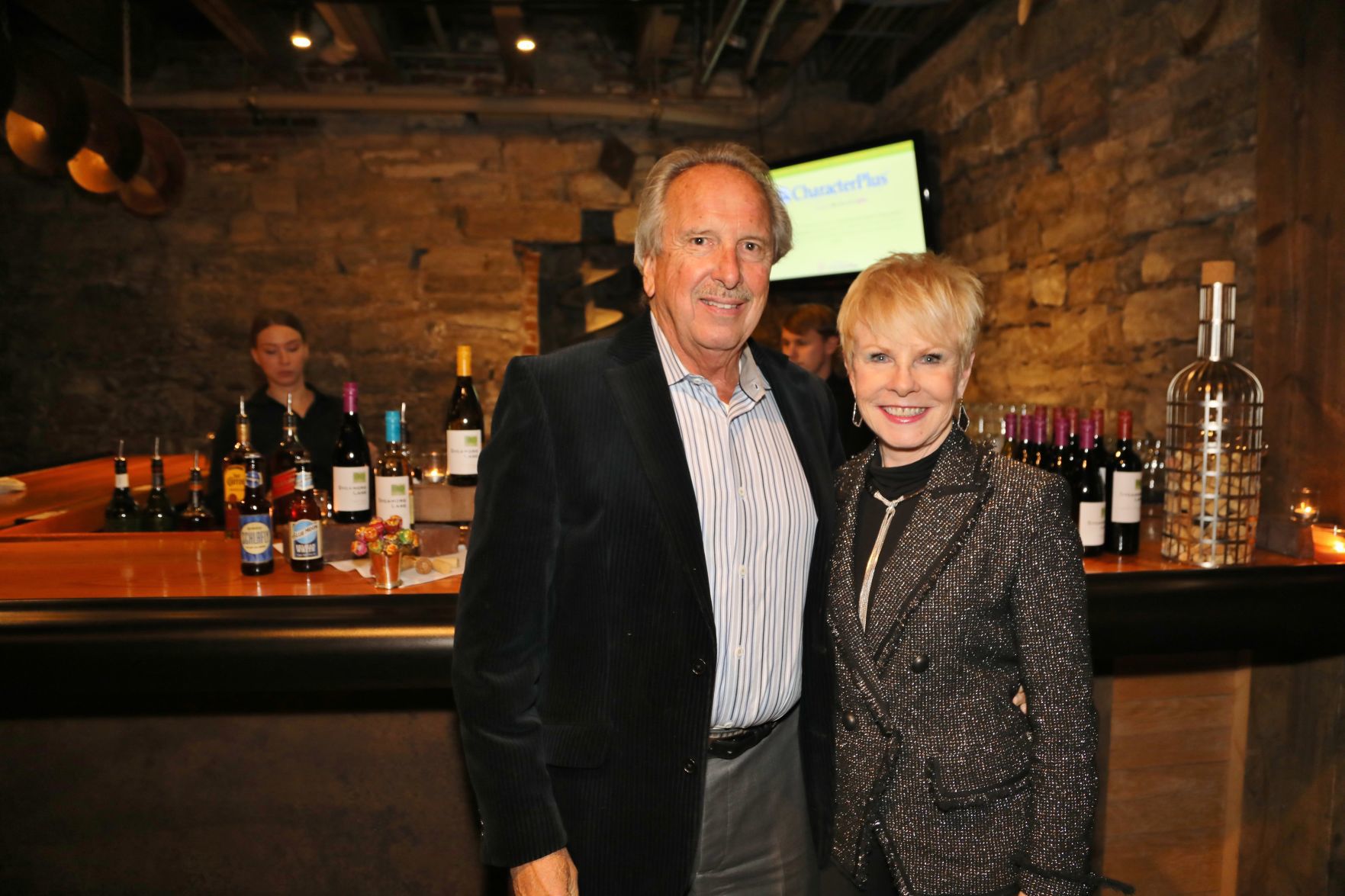 Delmar Poe, Lynn Cox